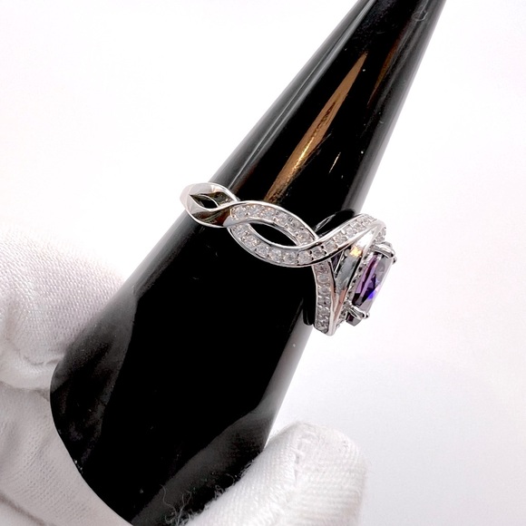 Sale $25 Firm! .925 Sterling Silver Simulated Amethyst Cz Ring - Picture 11 of 17